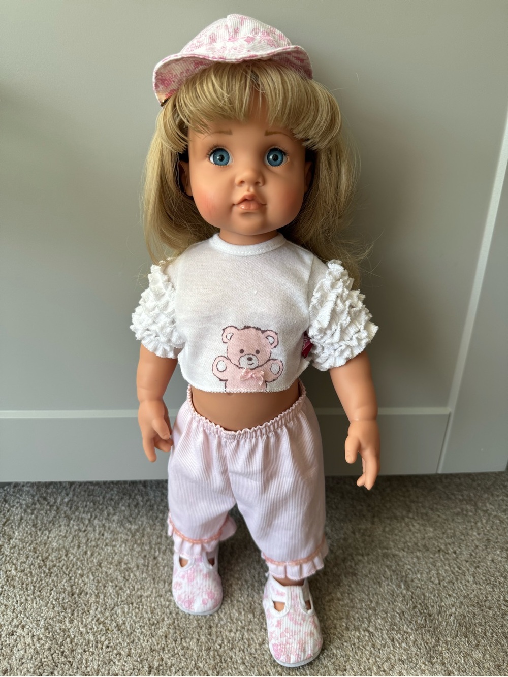 KINDERLAND TAYLOR GOTZ  2005-2006 VINYL DOLL HILDEGARD GUNZEL 16 1/2 Inch